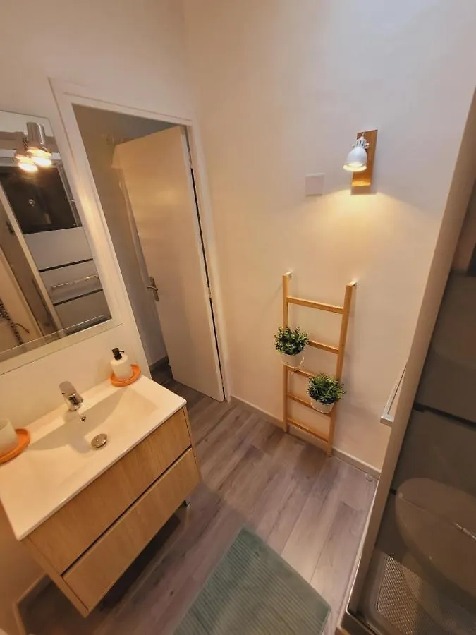 Appart Cocooning Proche Centre Avec Parking, Climatisation Hyeres 0*,  France