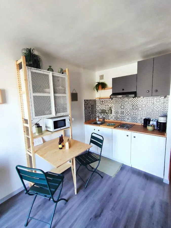 Appart Cocooning Proche Centre Avec Parking, Climatisation Hyeres 0*,  France